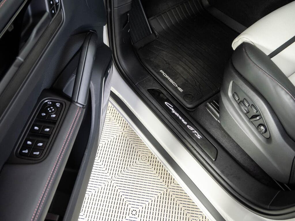 2026 Porsche Cayenne Coupe GTS AWD photo 8 of 24