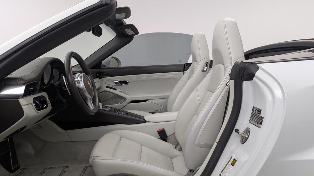2015 Porsche 911 Turbo Cabriolet AWD photo 23 of 24