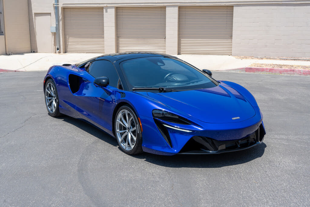 2025 McLaren Artura RWD