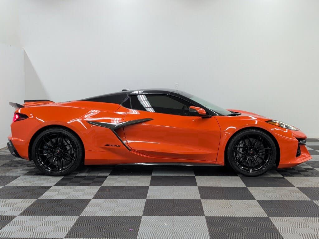 2025 Chevrolet Corvette Z06 2LZ Convertible RWD photo 4