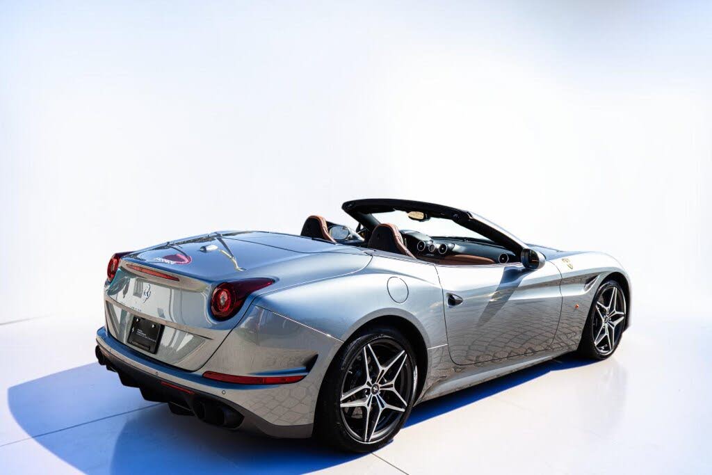 2017 Ferrari California T Roadster photo 2