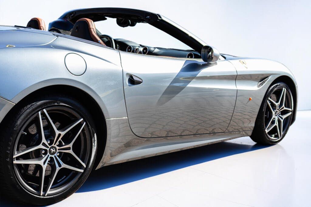 2017 Ferrari California T Roadster photo 19