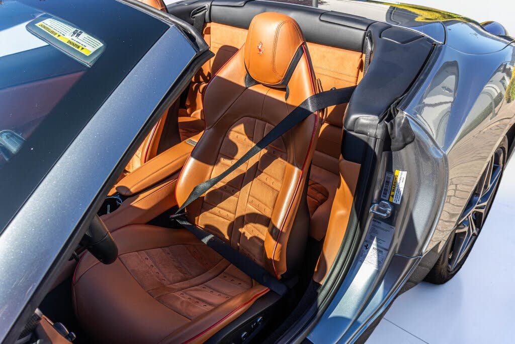 2017 Ferrari California T Roadster photo 6