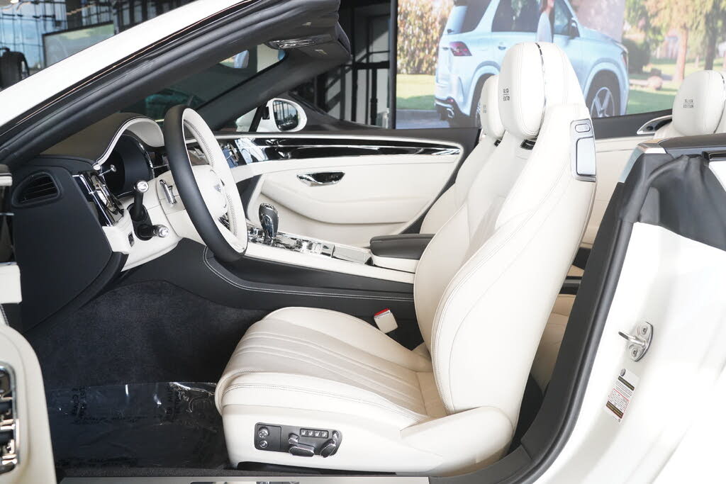 2025 Bentley Continental GTC Black Edition AWD photo 14