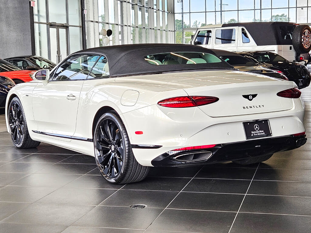2025 Bentley Continental GTC Black Edition AWD photo 8
