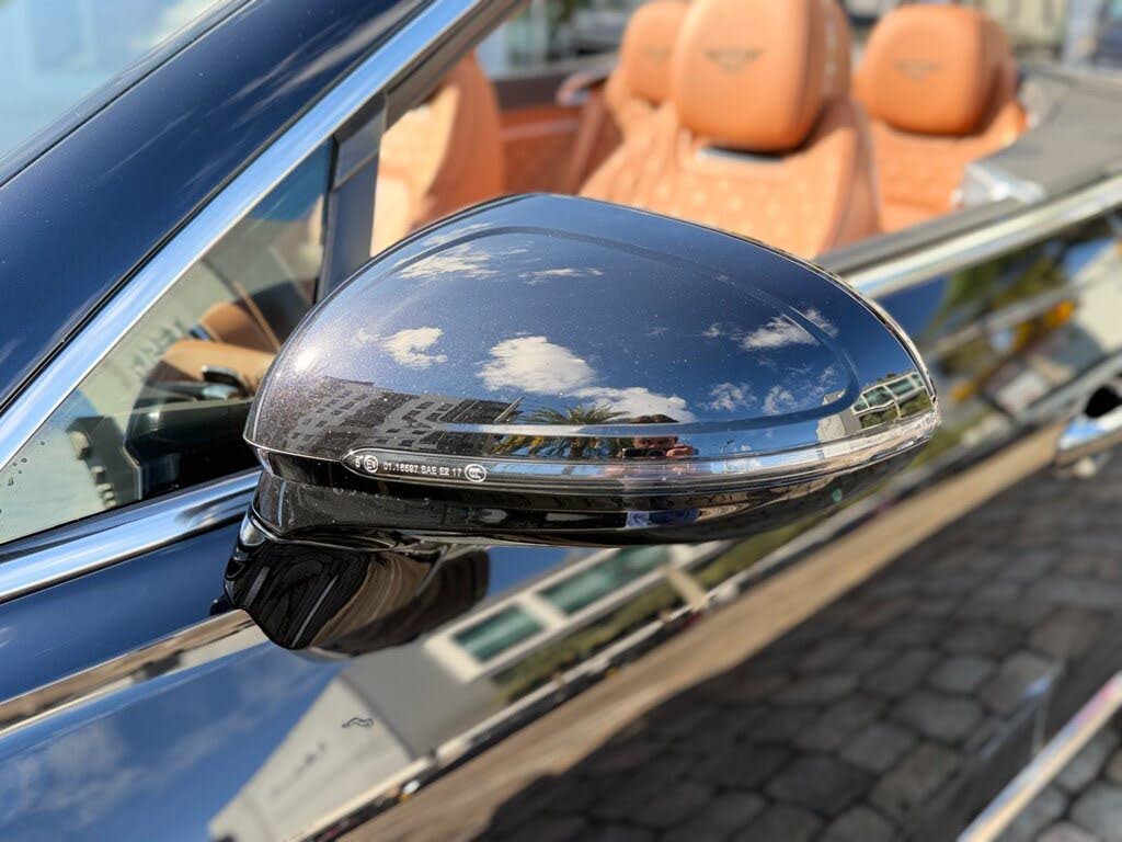 2021 Bentley Continental GTC V8 AWD photo 17
