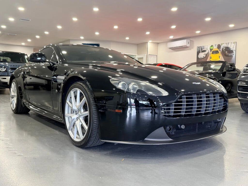 2012 Aston Martin V8 Vantage Coupe RWD
