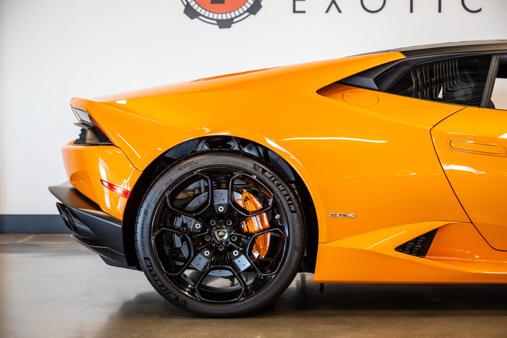 2015 Lamborghini Huracan LP 610-4 photo 12 of 24