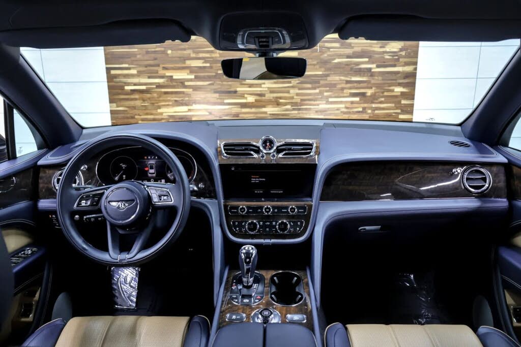 2021 Bentley Bentayga V8 AWD photo 11