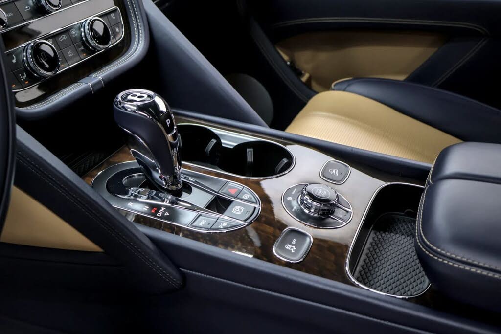 2021 Bentley Bentayga V8 AWD photo 17