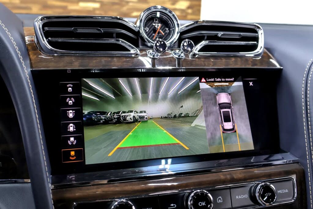 2021 Bentley Bentayga V8 AWD photo 22
