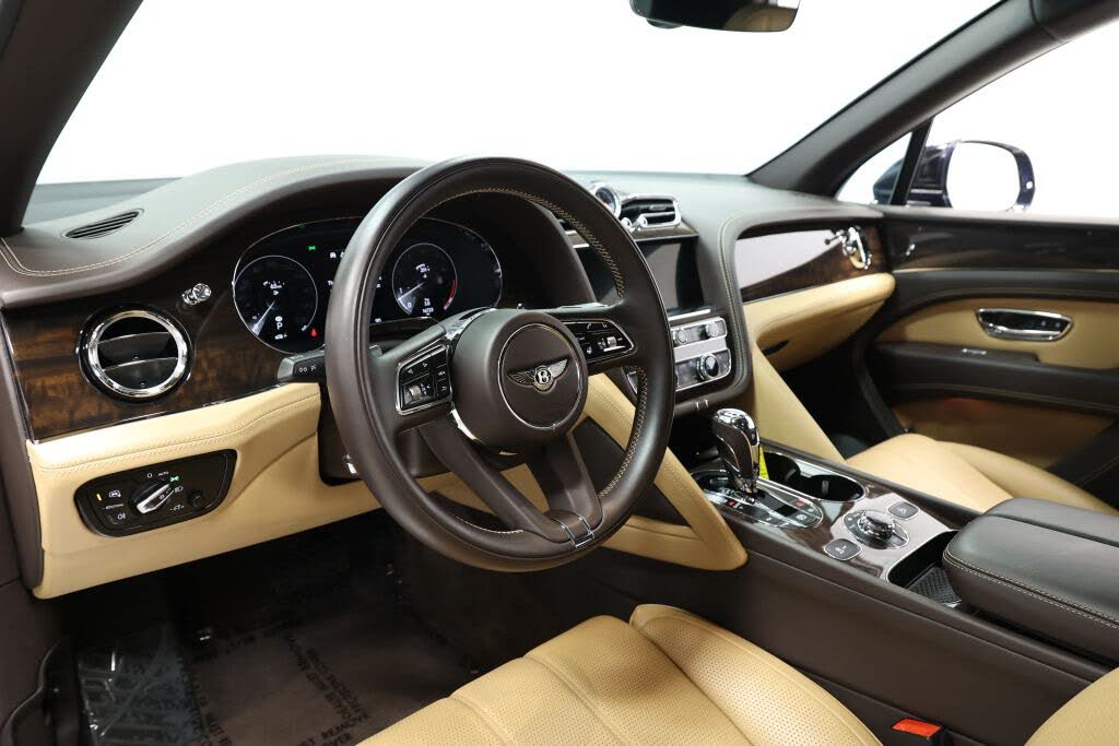 2021 Bentley Bentayga V8 AWD photo 2