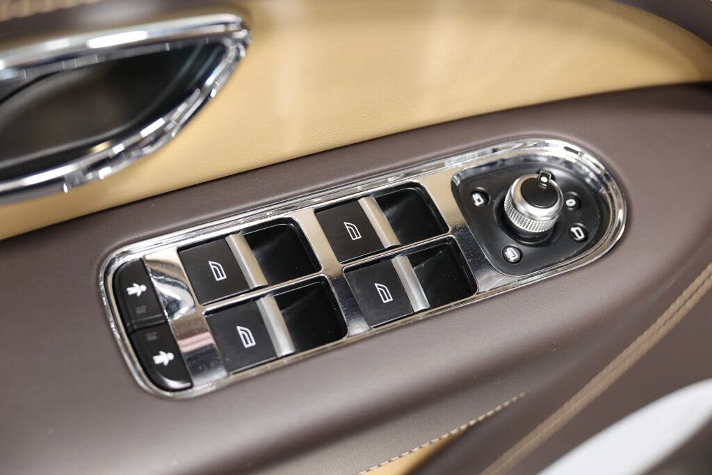 2021 Bentley Bentayga V8 AWD photo 11