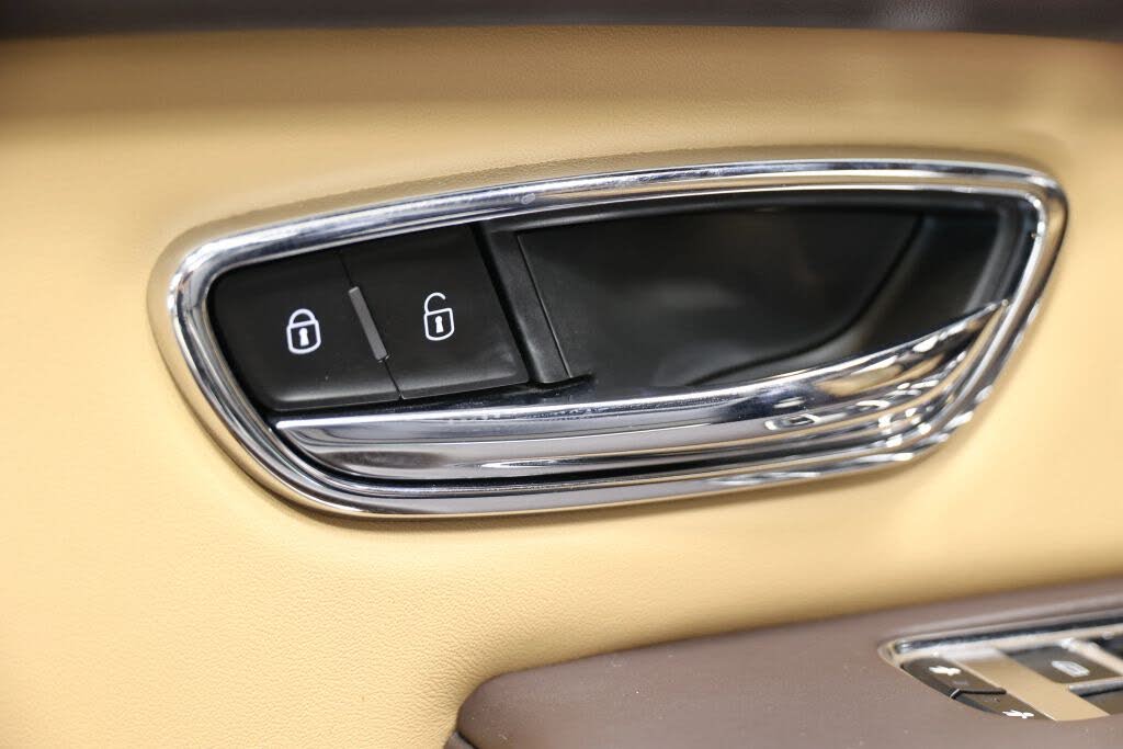 2021 Bentley Bentayga V8 AWD photo 12