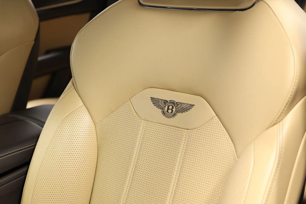 2021 Bentley Bentayga V8 AWD photo 21
