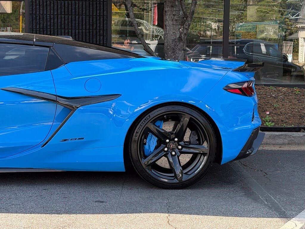 2023 Chevrolet Corvette Z06 3LZ Convertible RWD photo 11