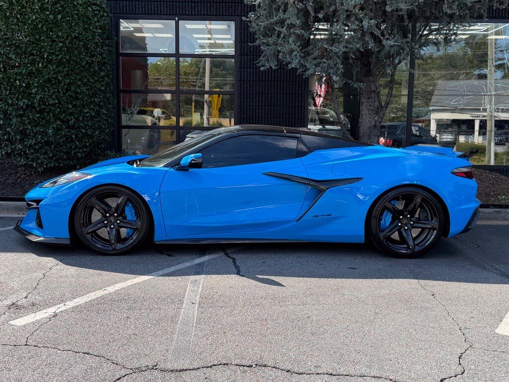 2023 Chevrolet Corvette Z06 3LZ Convertible RWD photo 9