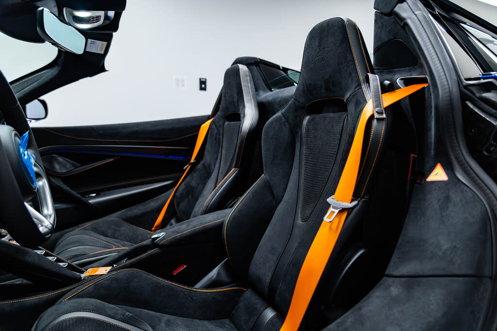 2027 McLaren 750S Spider RWD photo 2