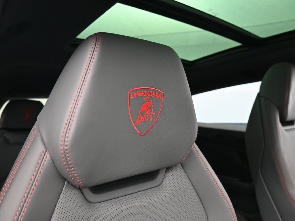 2025 Lamborghini Urus SE AWD photo 18