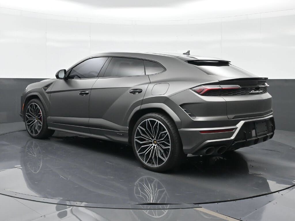 2025 Lamborghini Urus SE AWD photo 3