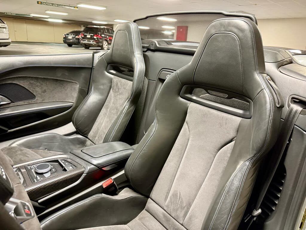 2021 Audi R8 quattro V10 Performance Spyder AWD photo 19 of 24