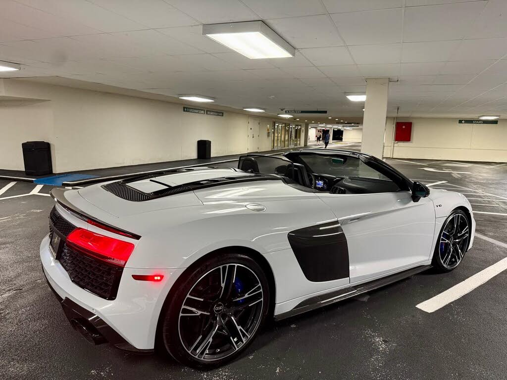 2021 Audi R8 quattro V10 Performance Spyder AWD photo 9 of 24