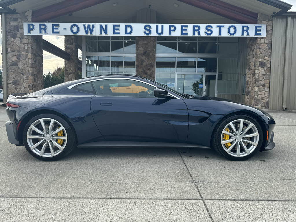 2020 Aston Martin Vantage RWD photo 2