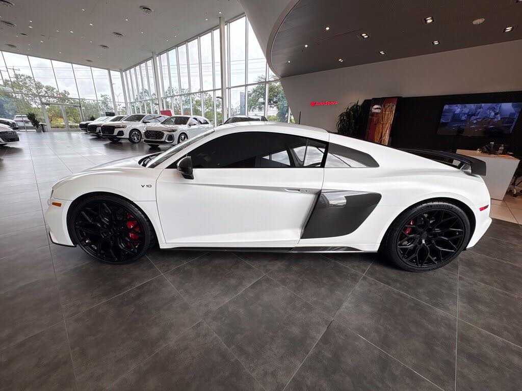 2021 Audi R8 quattro V10 Performance Coupe AWD photo 9 of 24