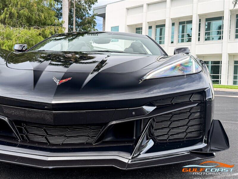 2025 Chevrolet Corvette Z06 3LZ Convertible RWD photo 3