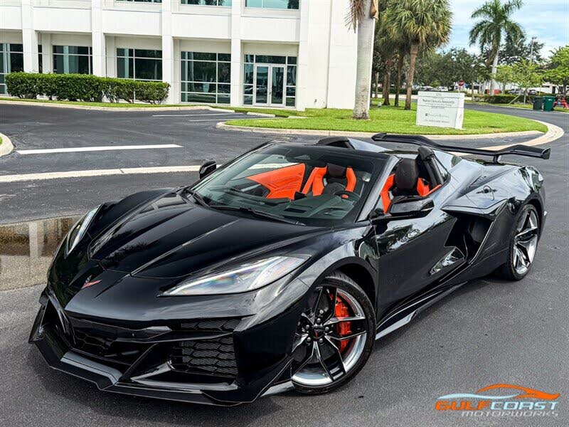 2025 Chevrolet Corvette Z06 3LZ Convertible RWD photo 8