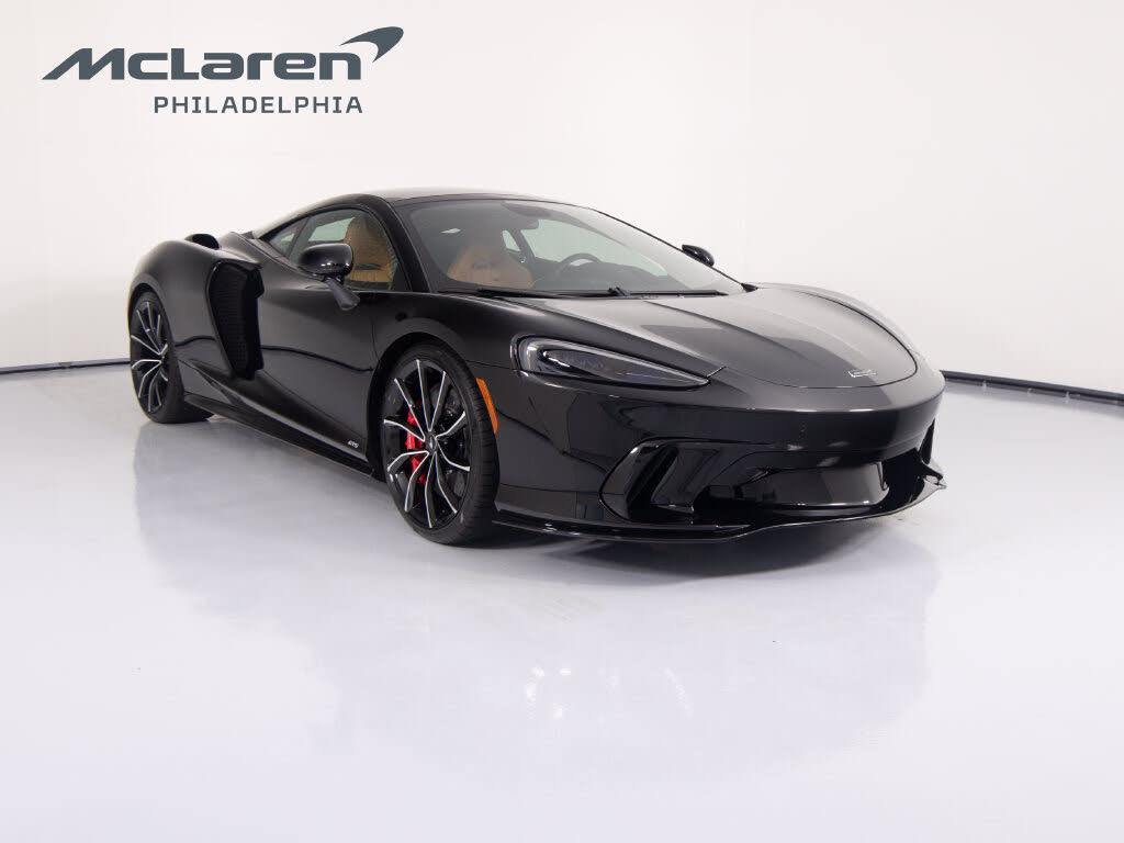 2027 McLaren GTS RWD photo 2