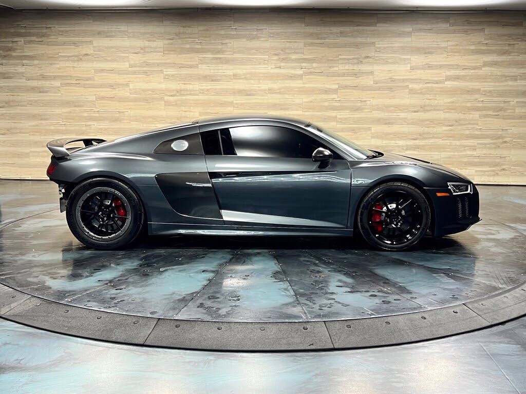 2017 Audi R8 quattro V10 Coupe AWD photo 21 of 24