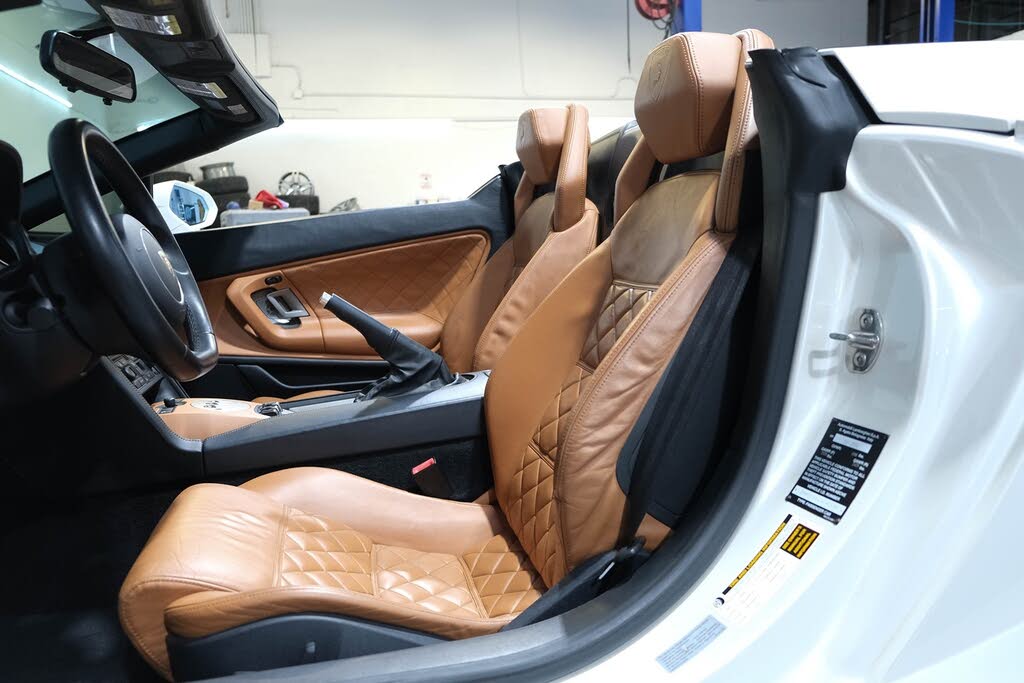 2010 Lamborghini Gallardo LP 560-4 Spyder AWD photo 21