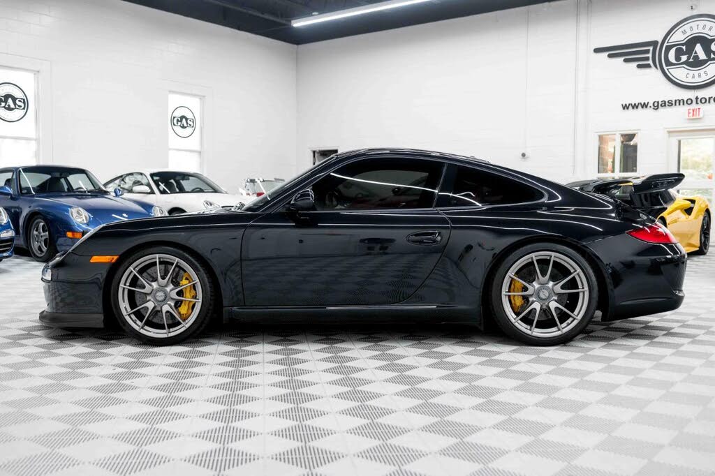 2010 Porsche 911 GT3 Coupe RWD photo 11