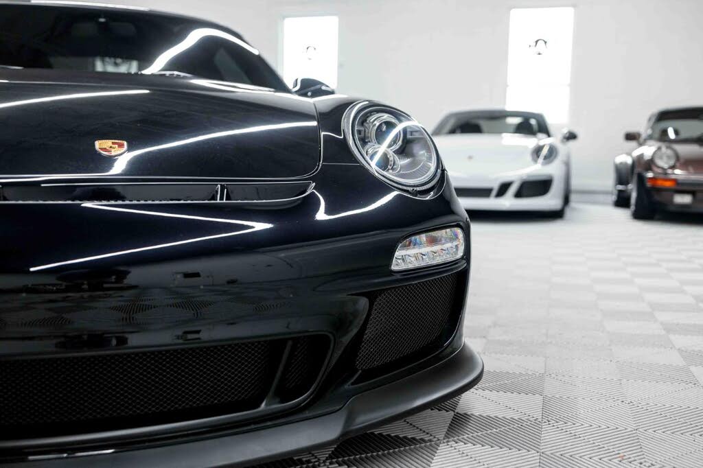 2010 Porsche 911 GT3 Coupe RWD photo 15