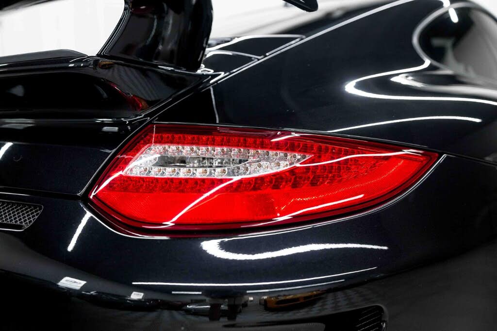 2010 Porsche 911 GT3 Coupe RWD photo 24