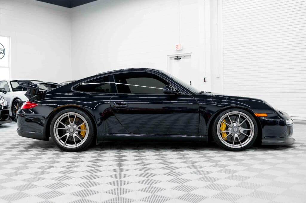 2010 Porsche 911 GT3 Coupe RWD photo 7