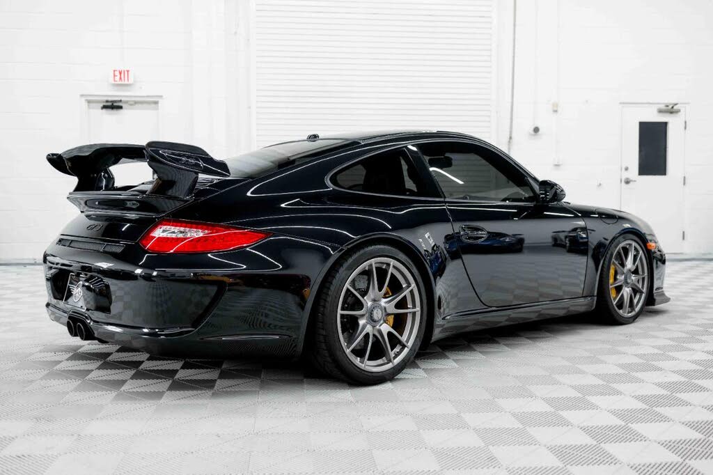 2010 Porsche 911 GT3 Coupe RWD photo 8