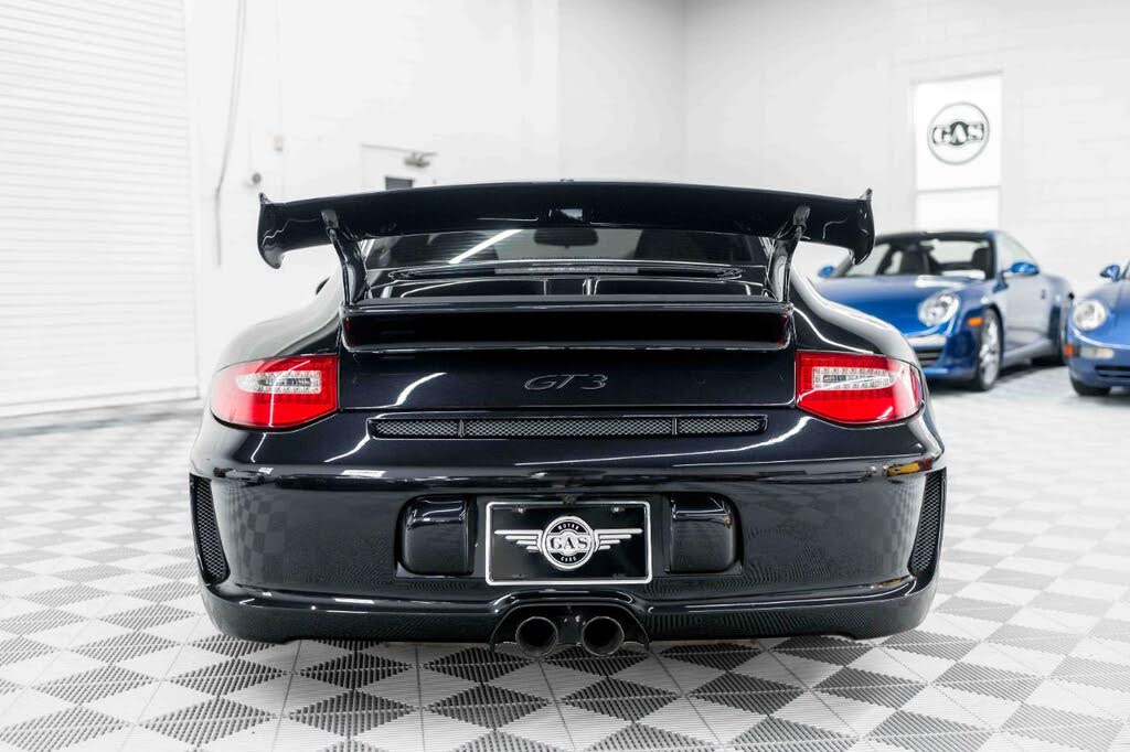 2010 Porsche 911 GT3 Coupe RWD photo 9
