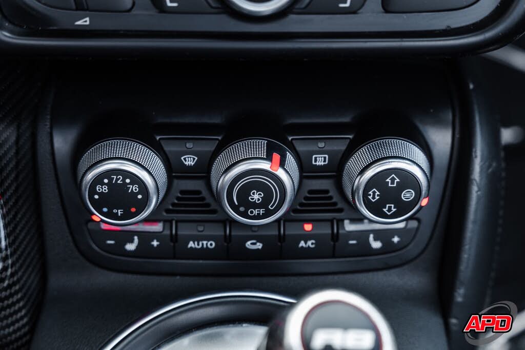 2011 Audi R8 5.2 quattro Spyder AWD photo 16 of 24