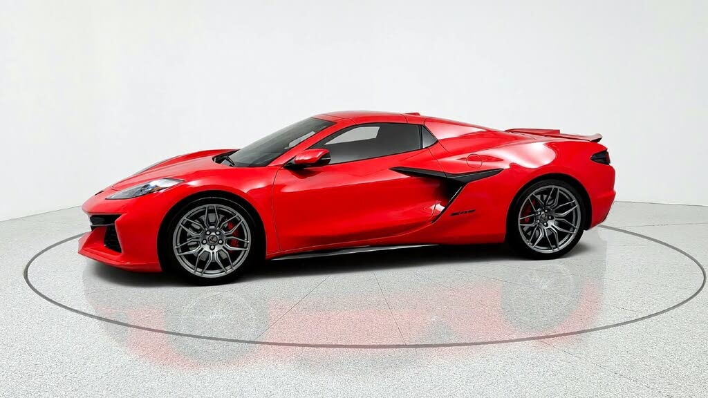 2025 Chevrolet Corvette Z06 2LZ Convertible RWD photo 2