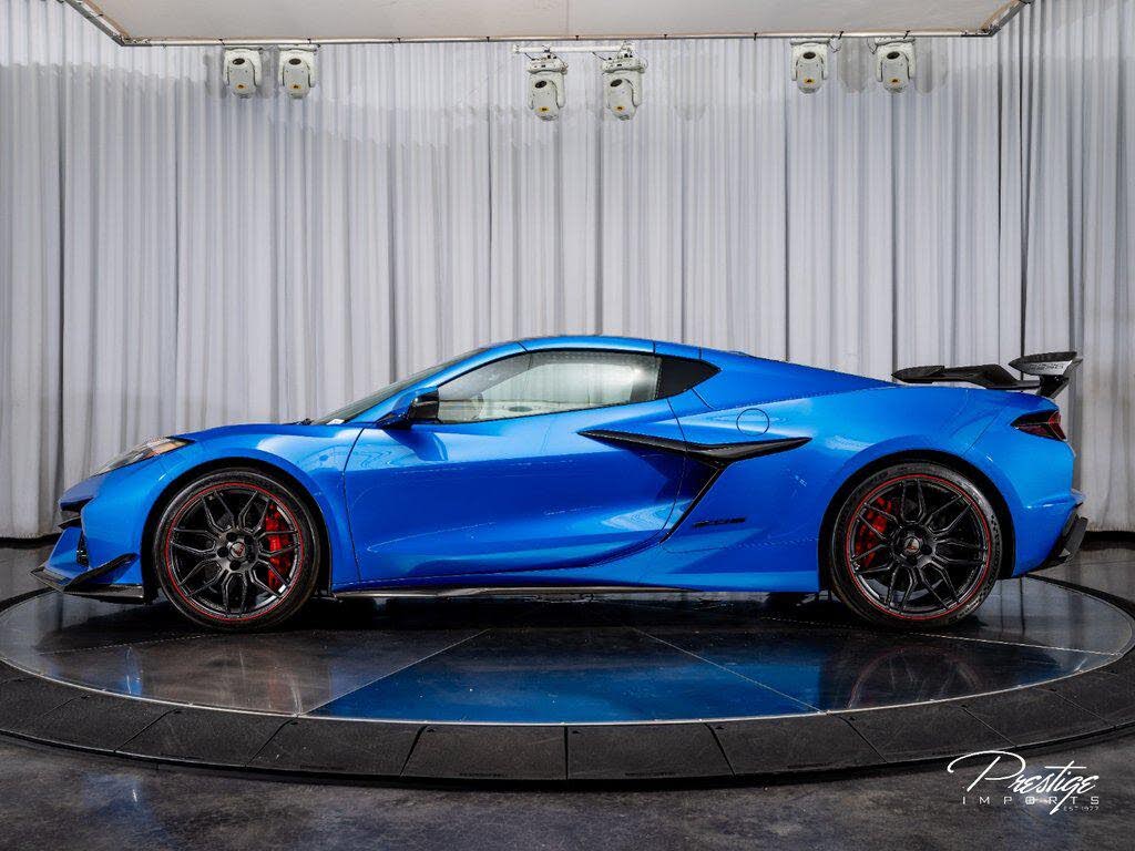 2025 Chevrolet Corvette Z06 2LZ Coupe RWD photo 11