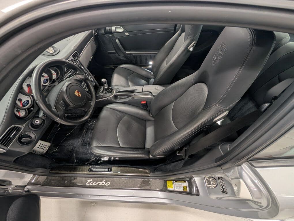 2010 Porsche 911 Turbo Coupe AWD photo 17 of 24
