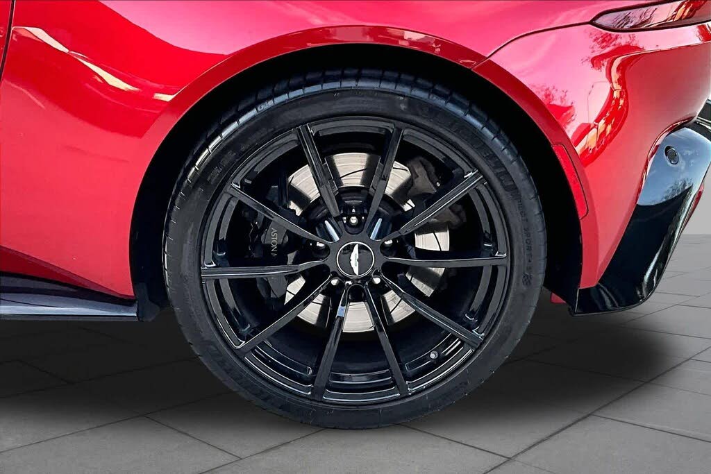 2019 Aston Martin Vantage RWD photo 11