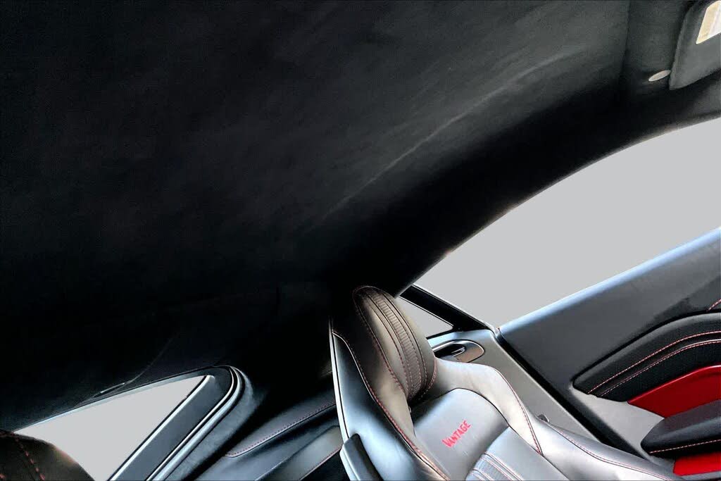 2019 Aston Martin Vantage RWD photo 14