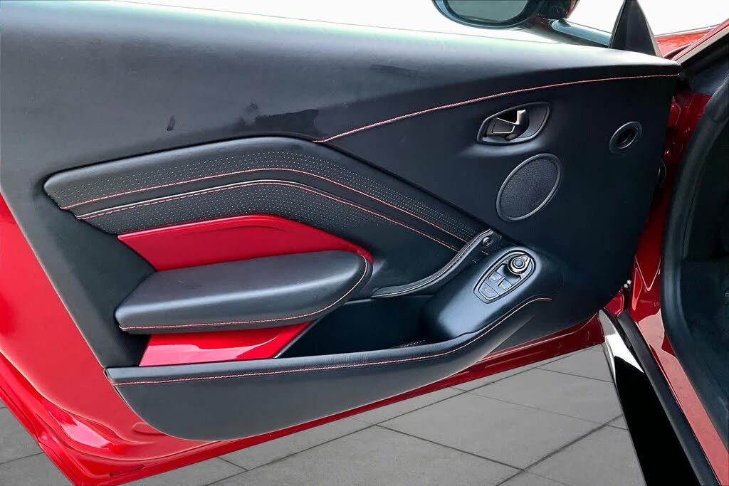 2019 Aston Martin Vantage RWD photo 22
