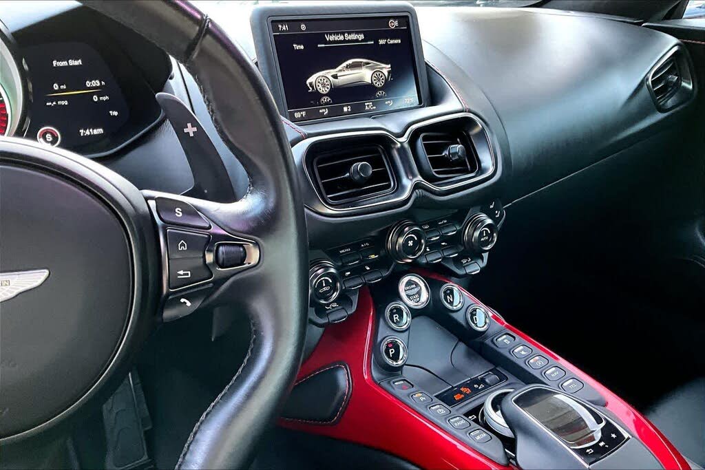 2019 Aston Martin Vantage RWD photo 7