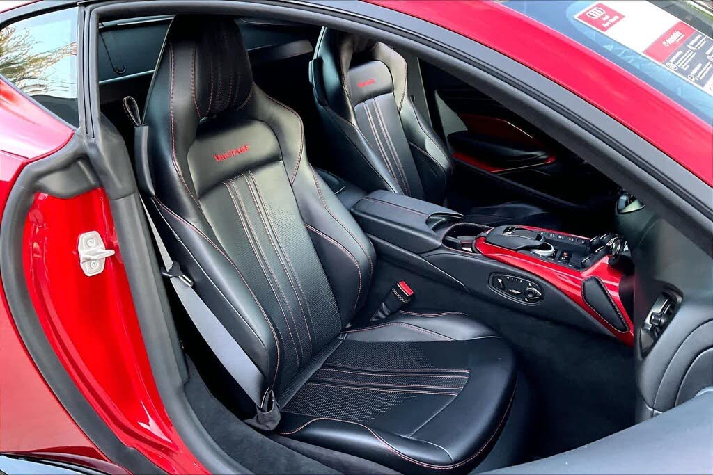 2019 Aston Martin Vantage RWD photo 9