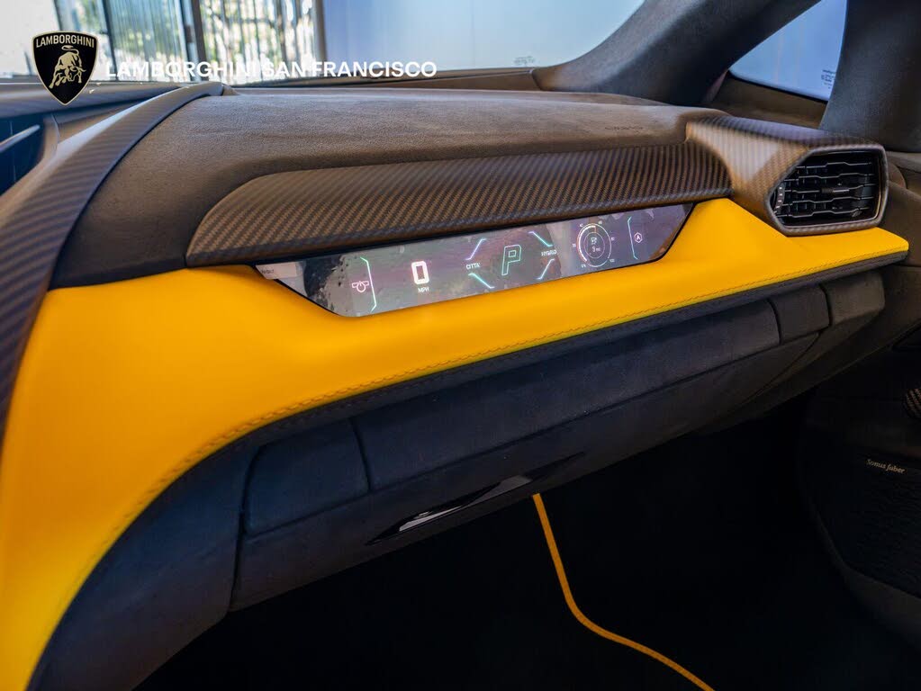 2026 Lamborghini Revuelto AWD photo 18 of 24
