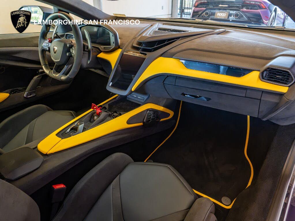 2026 Lamborghini Revuelto AWD photo 20 of 24